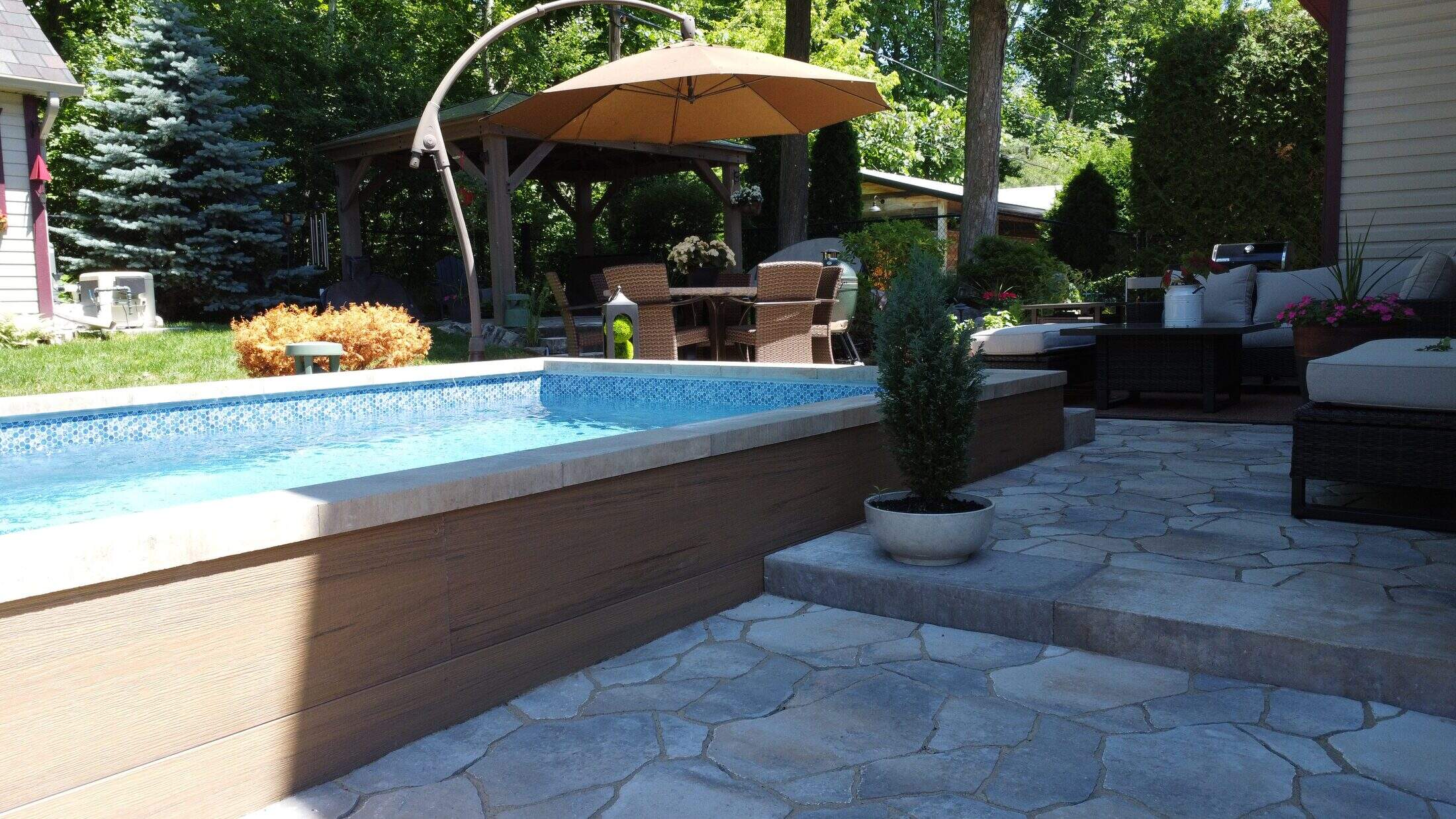Piscine semi-creusée surélevée Gatineau
