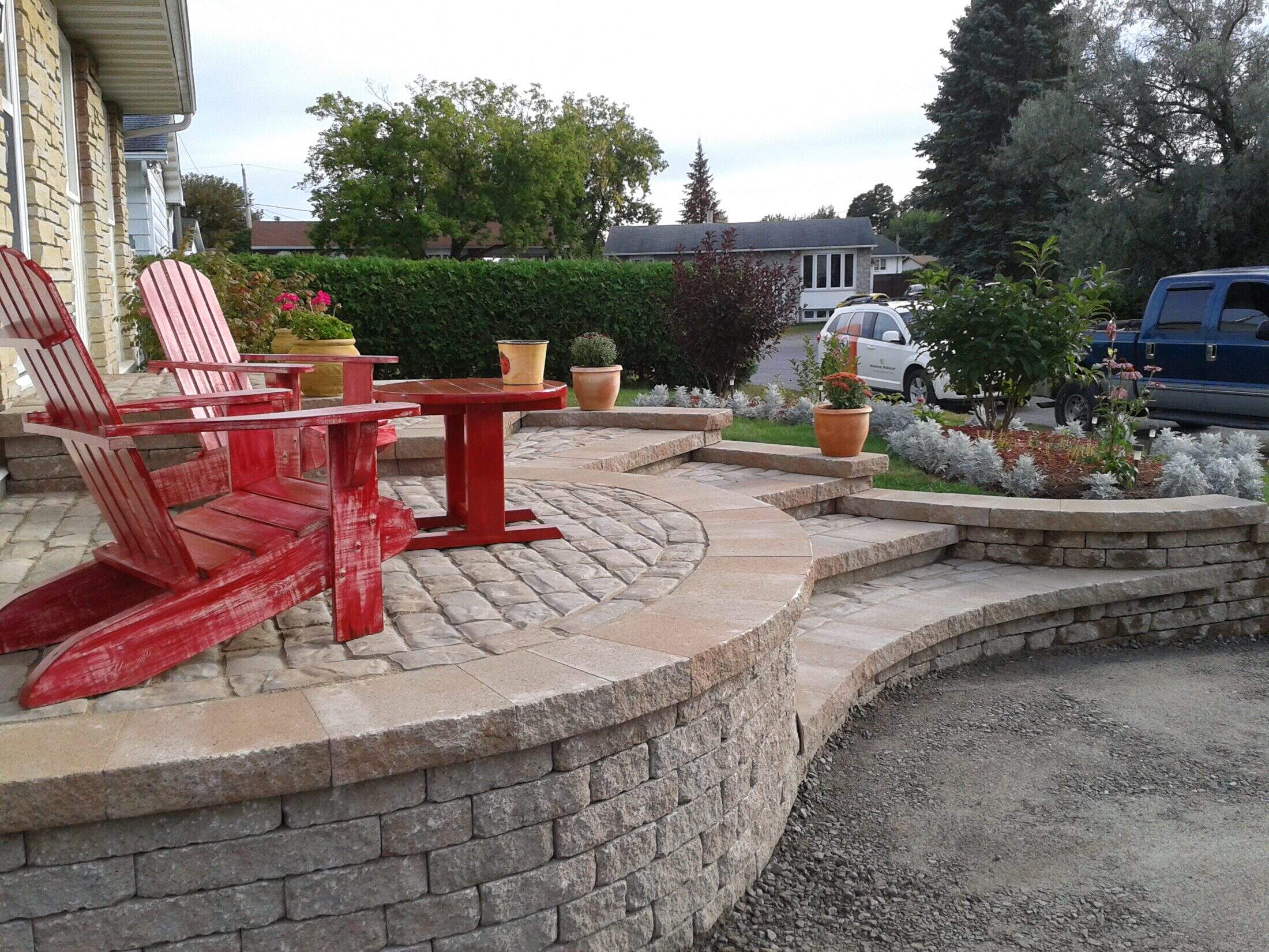 Terrasse muret et chaises
